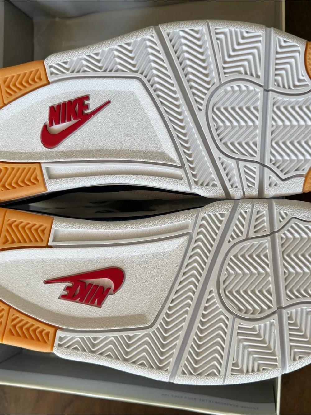 Nike Air Jordan 4 Men’s Sneakers - White / Navy / Gum